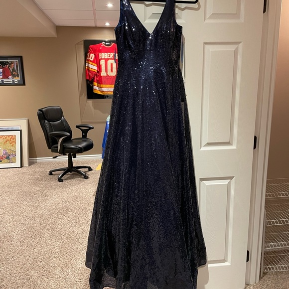 Grad dress navy blue - Picture 5 of 5